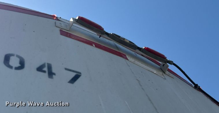 image for item DT6634 1985 Harmon Tank Company tank trailer