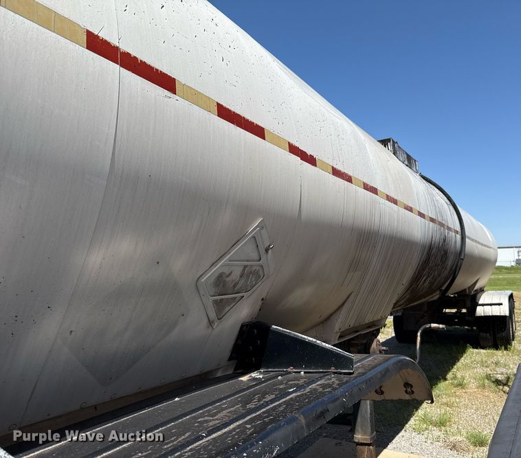 image for item DT6634 1985 Harmon Tank Company tank trailer