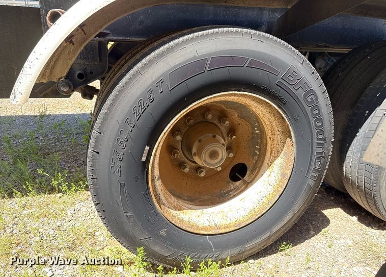 image for item DT6634 1985 Harmon Tank Company tank trailer