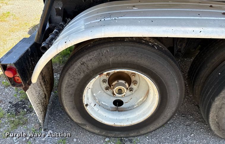 image for item DT6634 1985 Harmon Tank Company tank trailer