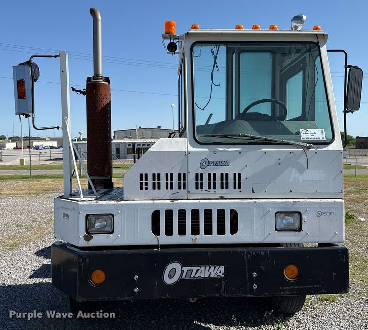 image for item DT6635 Ottawa 30 yard truck