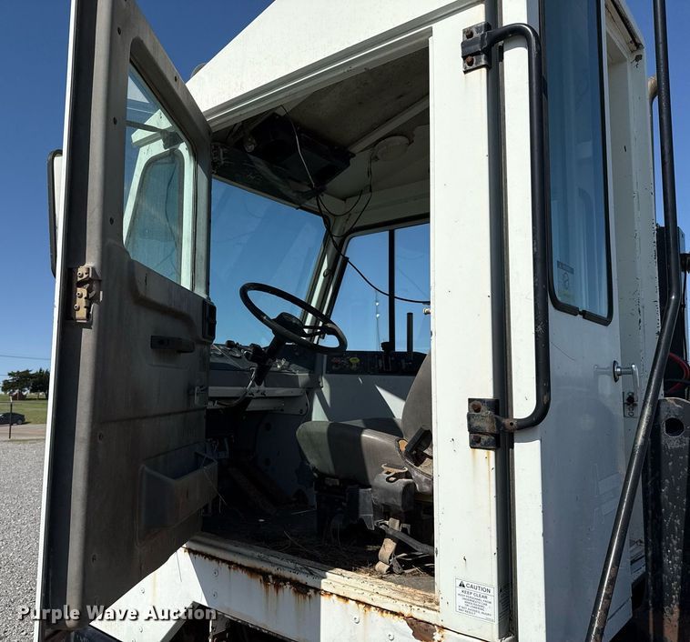 image for item DT6635 Ottawa 30 yard truck