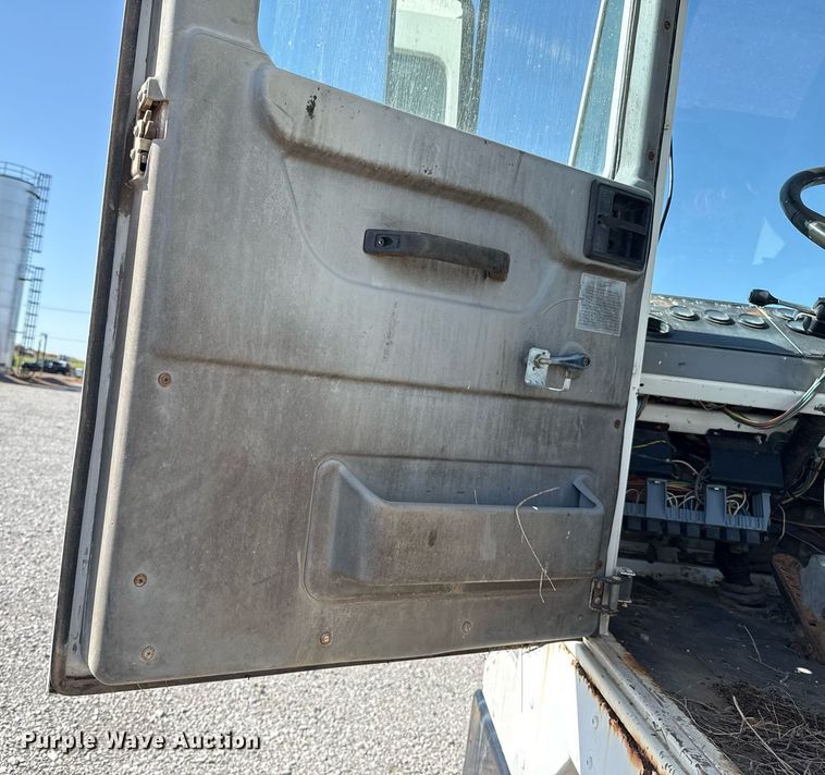 image for item DT6635 Ottawa 30 yard truck