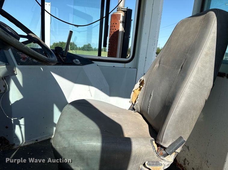 image for item DT6635 Ottawa 30 yard truck