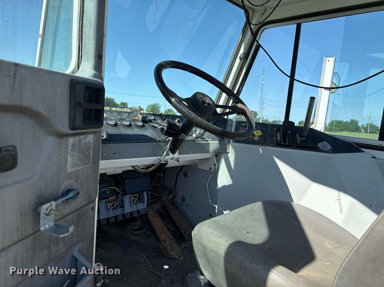 image for item DT6635 Ottawa 30 yard truck