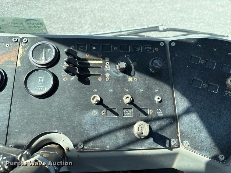 image for item DT6635 Ottawa 30 yard truck