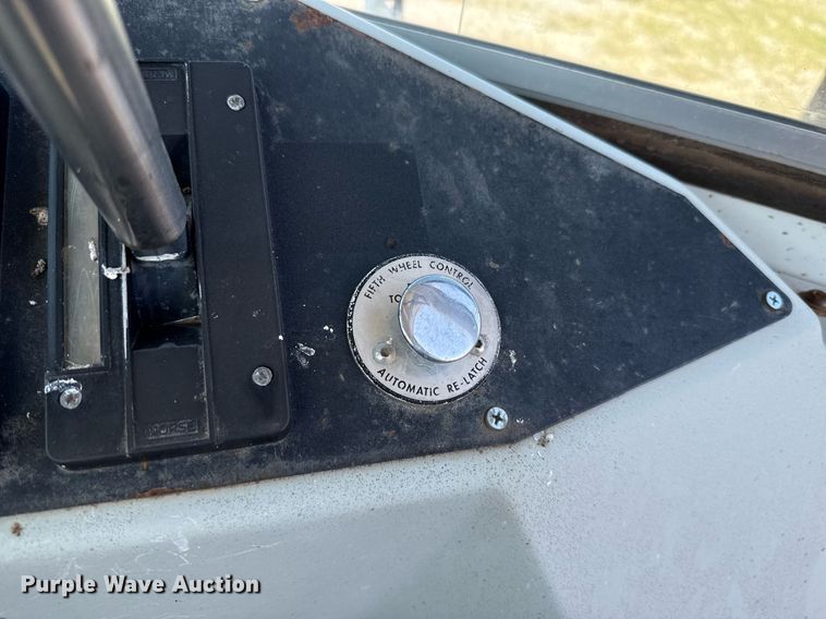 image for item DT6635 Ottawa 30 yard truck