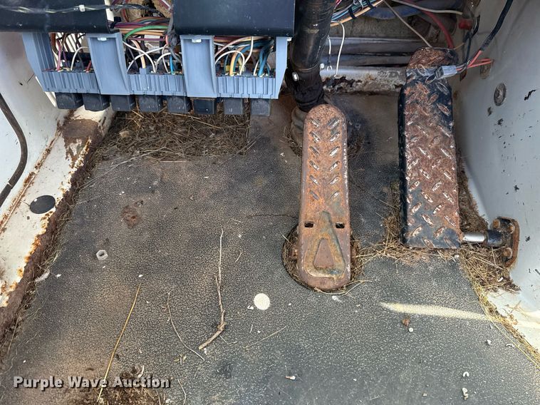 image for item DT6635 Ottawa 30 yard truck