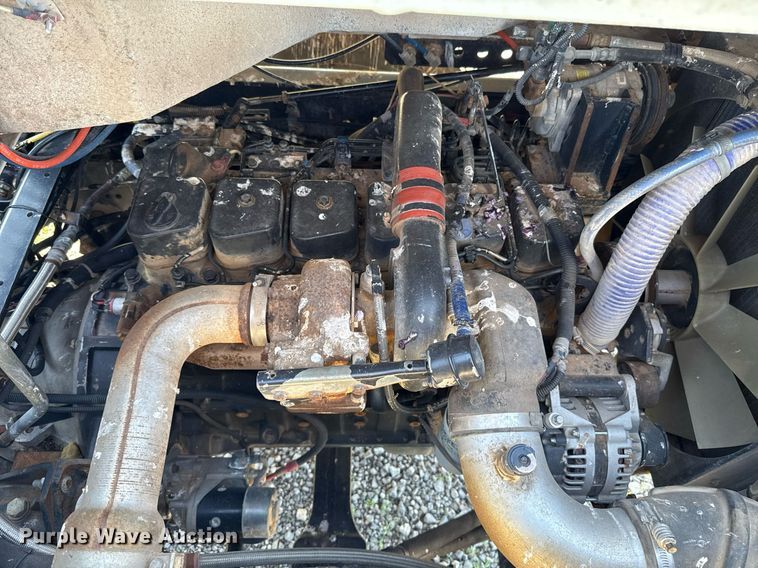 image for item DT6635 Ottawa 30 yard truck