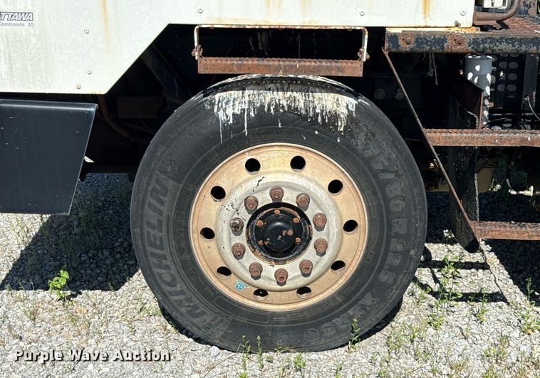 image for item DT6635 Ottawa 30 yard truck