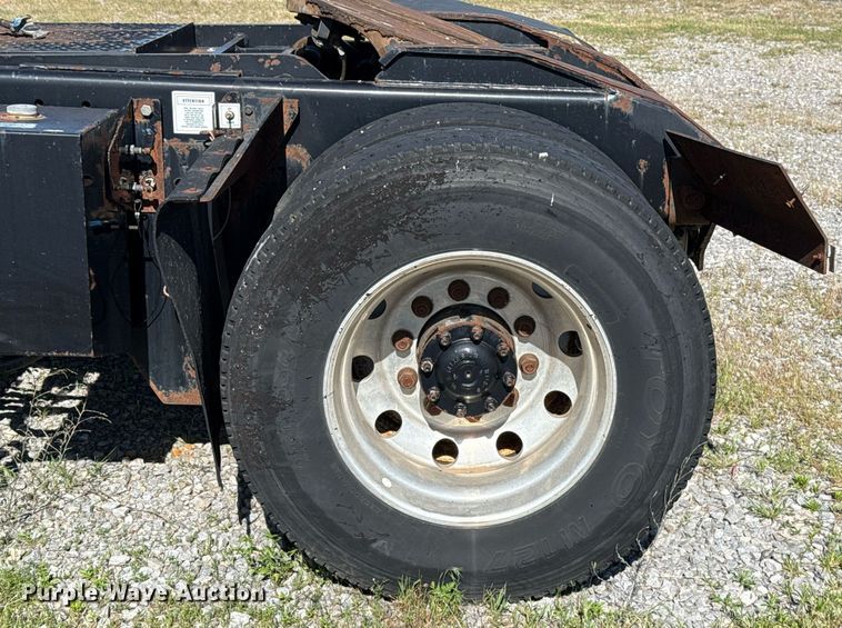 image for item DT6635 Ottawa 30 yard truck