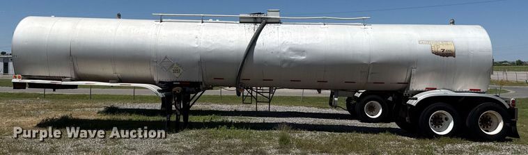 image for item DT6637 1980 Fruehauf tank trailer
