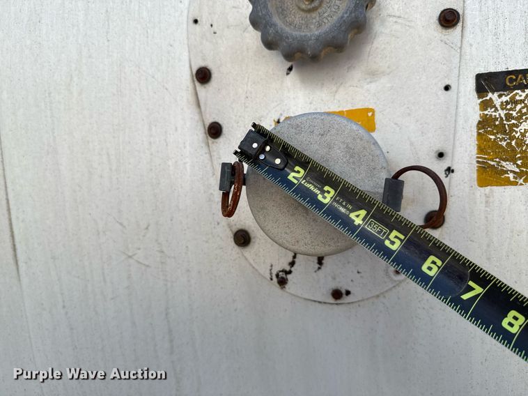 image for item DT6637 1980 Fruehauf tank trailer