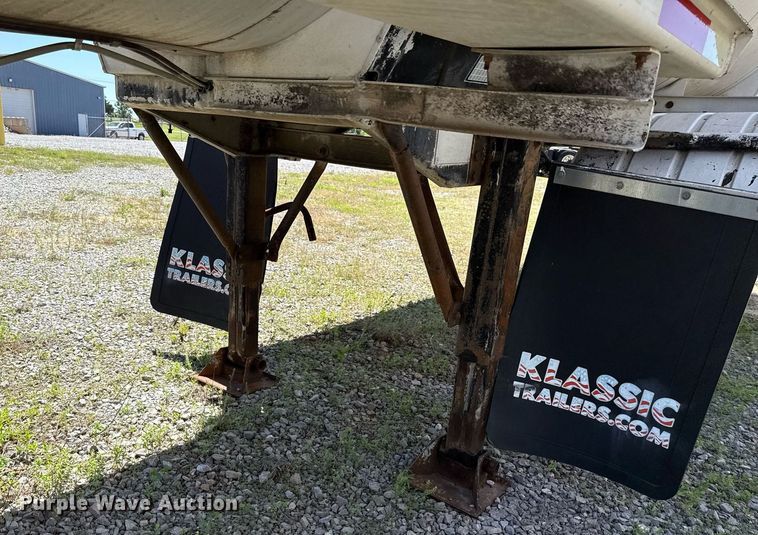 image for item DT6637 1980 Fruehauf tank trailer