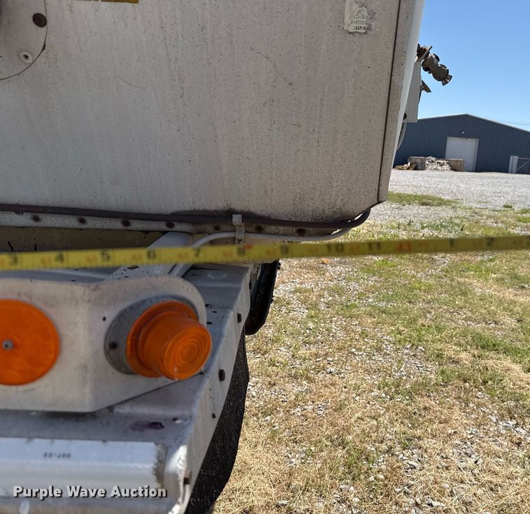 image for item DT6637 1980 Fruehauf tank trailer