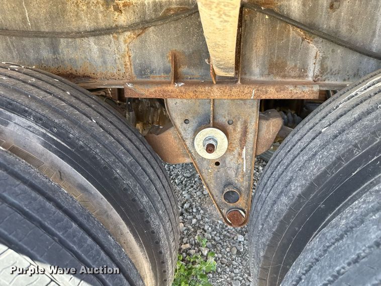 image for item DT6637 1980 Fruehauf tank trailer