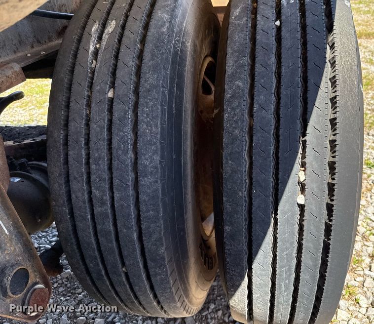 image for item DT6637 1980 Fruehauf tank trailer