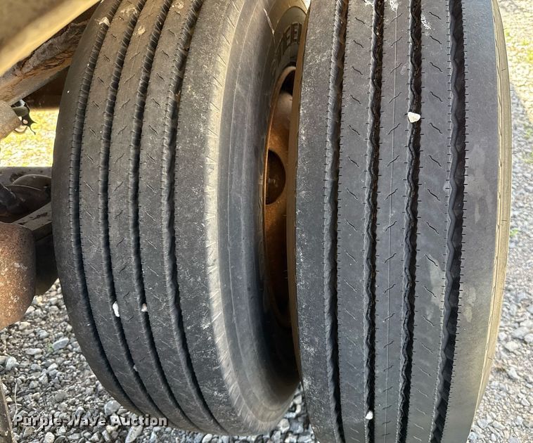 image for item DT6637 1980 Fruehauf tank trailer