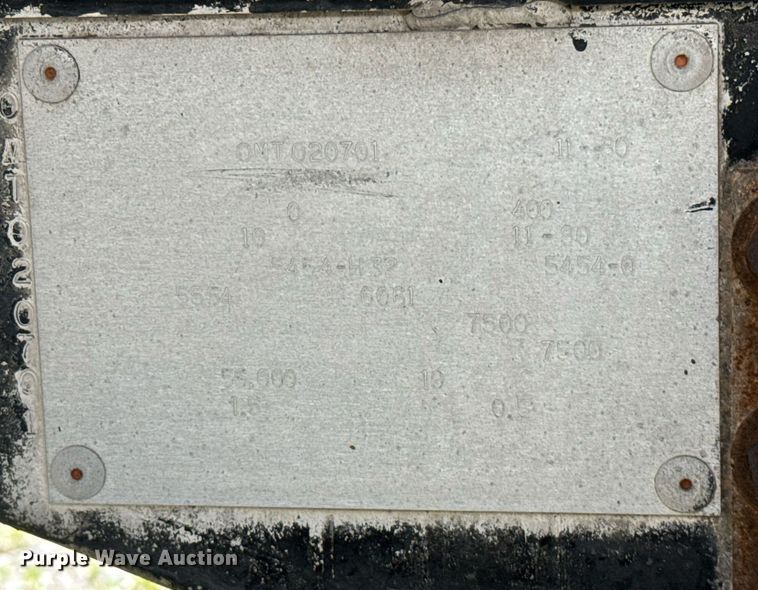 image for item DT6637 1980 Fruehauf tank trailer