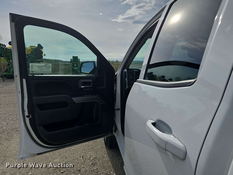 image for item DT6816 2018 Chevrolet Silverado 1500 LT Double Cab pickup truck