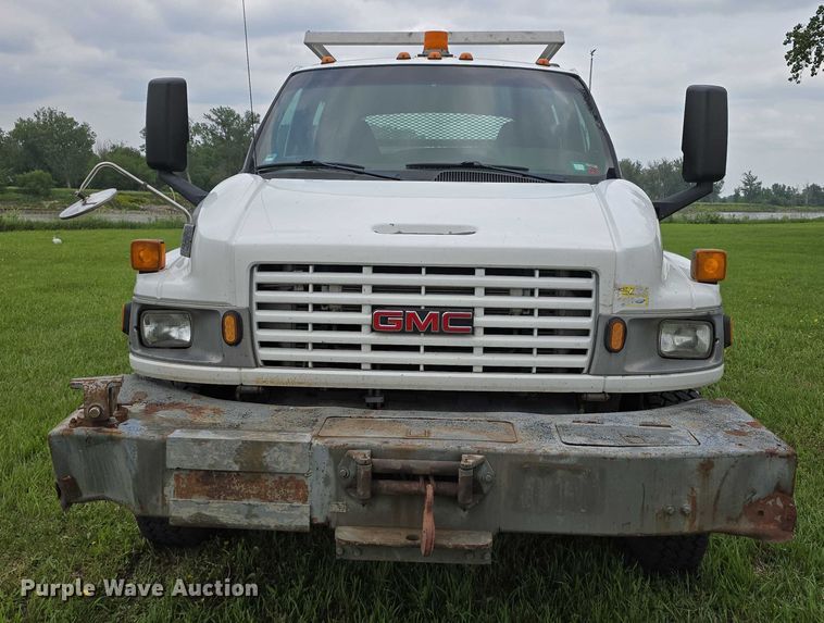 image for item DT6916 2008 GMC C4500 TopKick utility / service truck