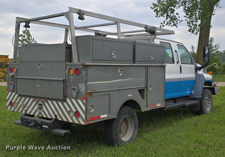 image for item DT6916 2008 GMC C4500 TopKick utility / service truck
