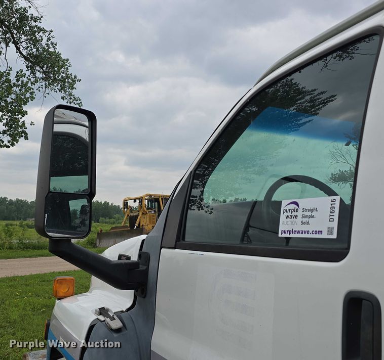 image for item DT6916 2008 GMC C4500 TopKick utility / service truck