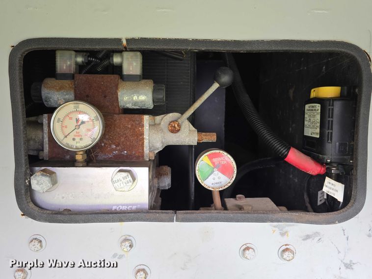 image for item DT6916 2008 GMC C4500 TopKick utility / service truck