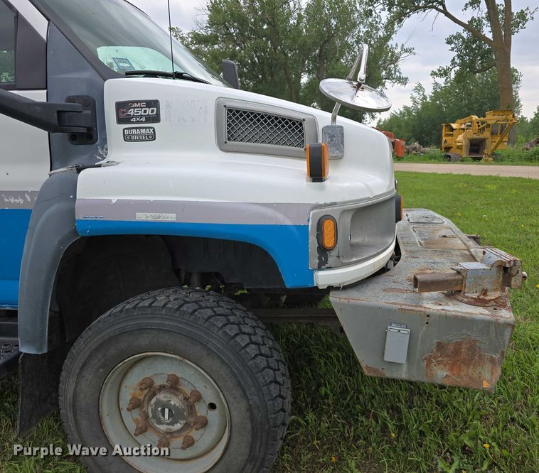 image for item DT6916 2008 GMC C4500 TopKick utility / service truck
