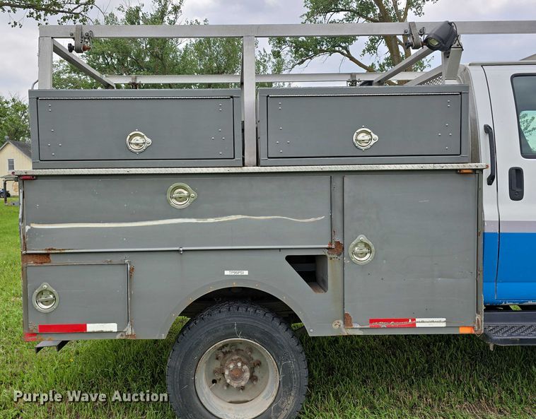 image for item DT6916 2008 GMC C4500 TopKick utility / service truck