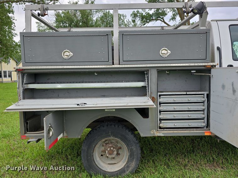 image for item DT6916 2008 GMC C4500 TopKick utility / service truck