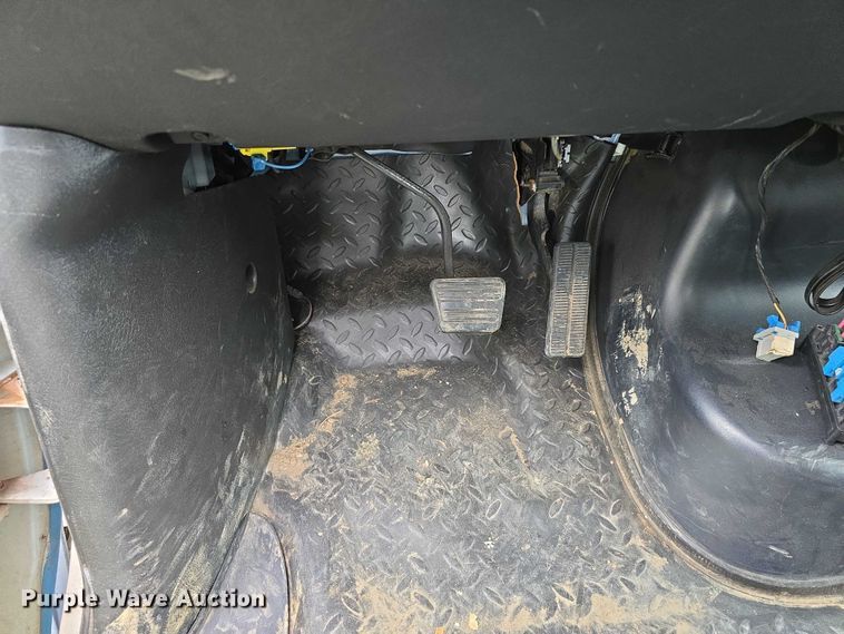 image for item DT6916 2008 GMC C4500 TopKick utility / service truck