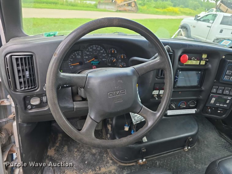 image for item DT6916 2008 GMC C4500 TopKick utility / service truck