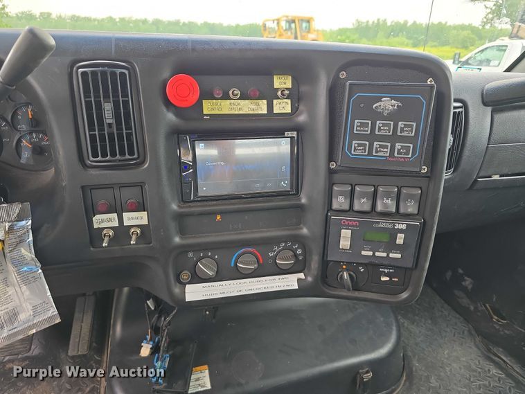 image for item DT6916 2008 GMC C4500 TopKick utility / service truck