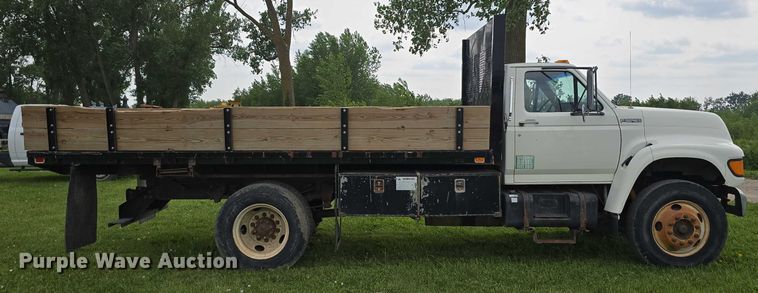 image for item DT6918 1998 Ford F800 dump flatbed truck