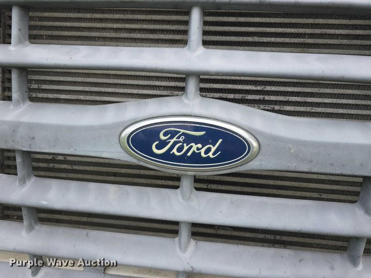 image for item DT6918 1998 Ford F800 dump flatbed truck