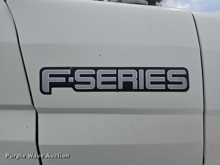 image for item DT6918 1998 Ford F800 dump flatbed truck