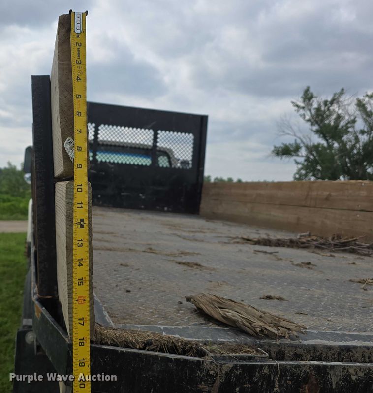 image for item DT6918 1998 Ford F800 dump flatbed truck