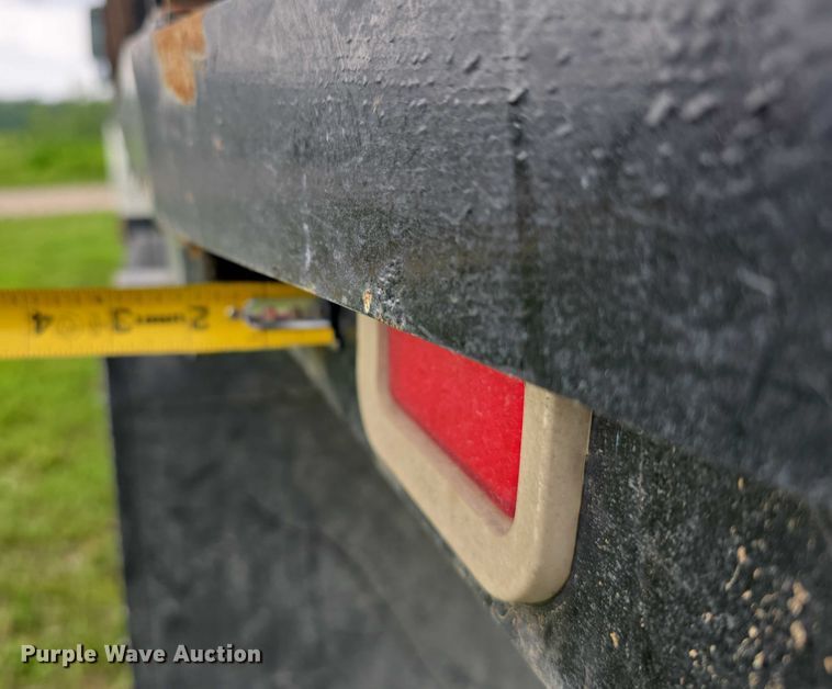 image for item DT6918 1998 Ford F800 dump flatbed truck