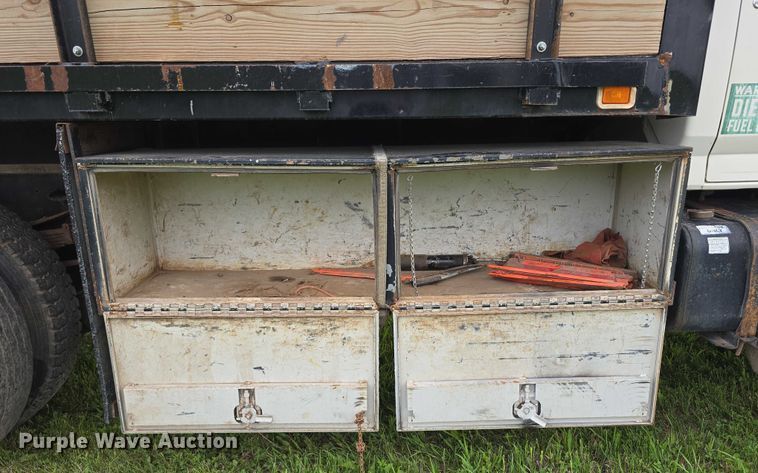 image for item DT6918 1998 Ford F800 dump flatbed truck