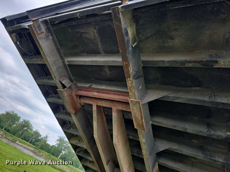 image for item DT6918 1998 Ford F800 dump flatbed truck