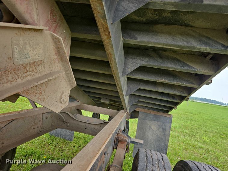 image for item DT6918 1998 Ford F800 dump flatbed truck