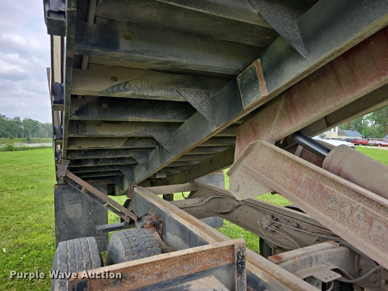 image for item DT6918 1998 Ford F800 dump flatbed truck