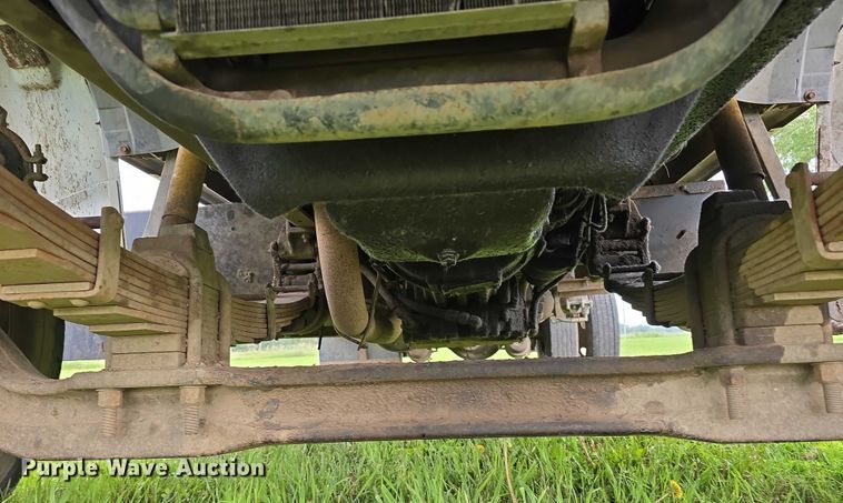 image for item DT6918 1998 Ford F800 dump flatbed truck