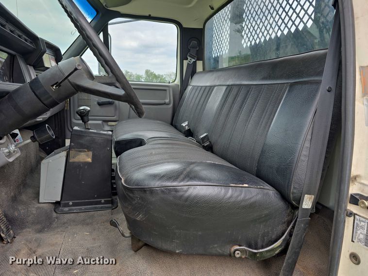 image for item DT6918 1998 Ford F800 dump flatbed truck