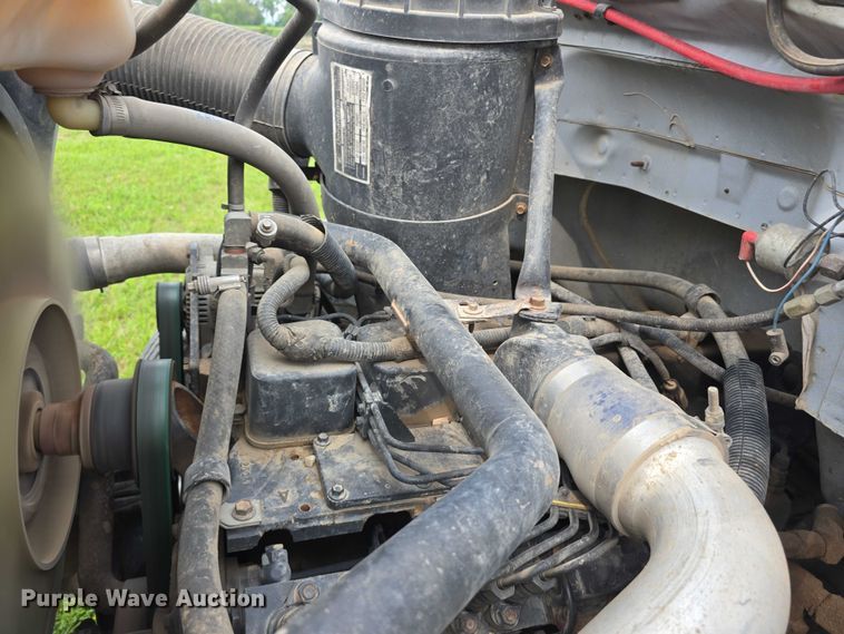 image for item DT6918 1998 Ford F800 dump flatbed truck