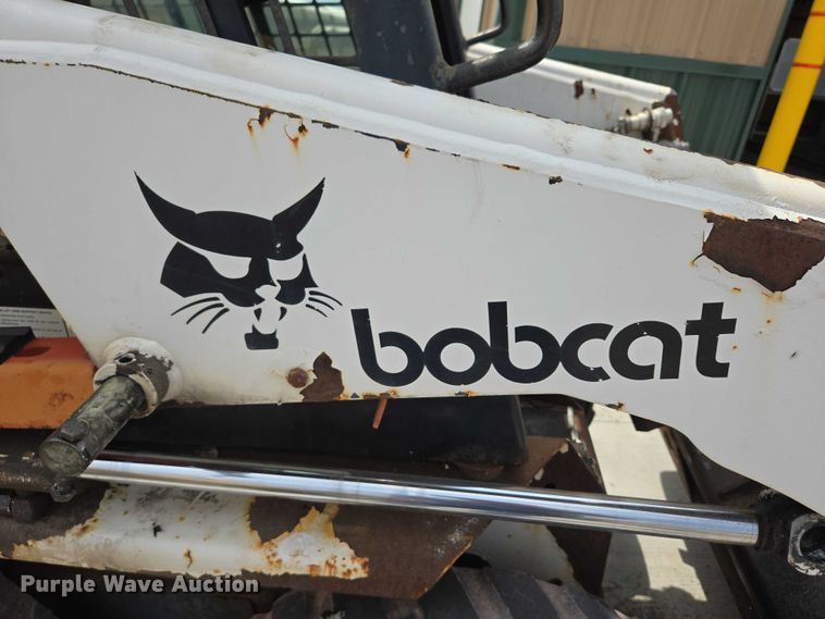 image for item DT7199 1994 Bobcat 742B skid steer loader