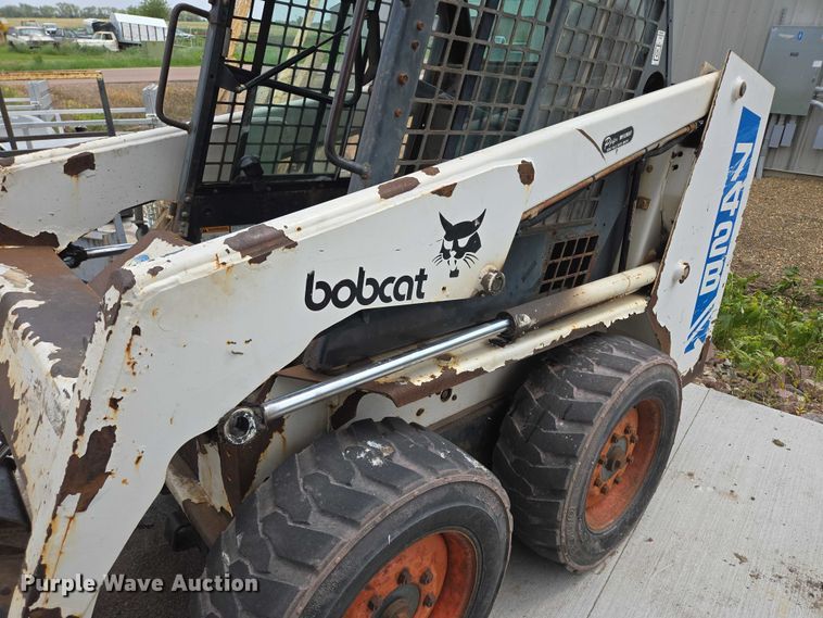 image for item DT7199 1994 Bobcat 742B skid steer loader
