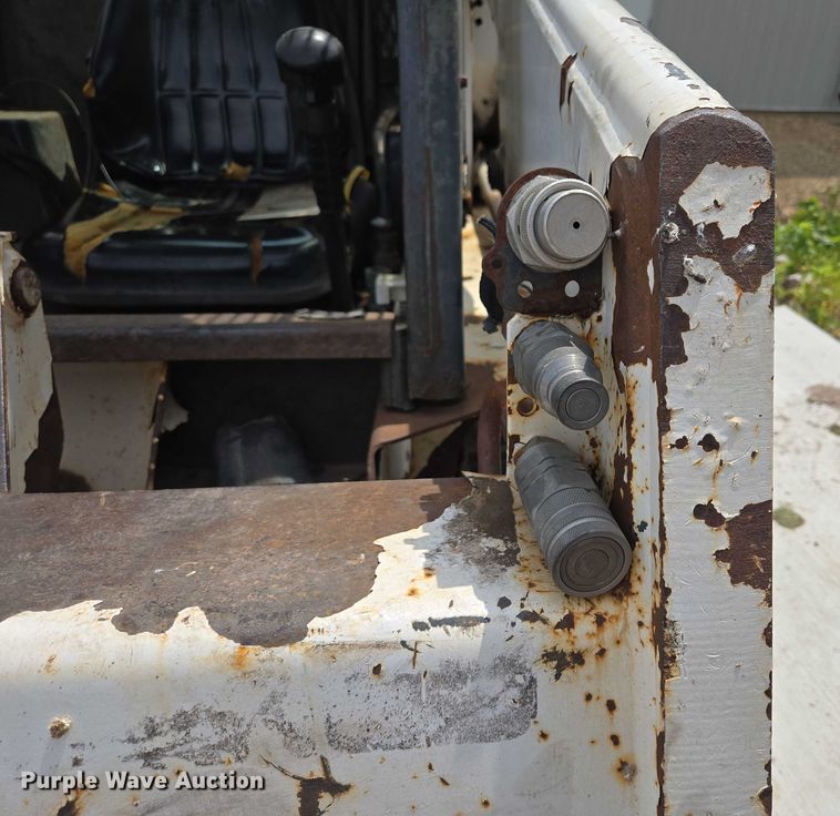 image for item DT7199 1994 Bobcat 742B skid steer loader