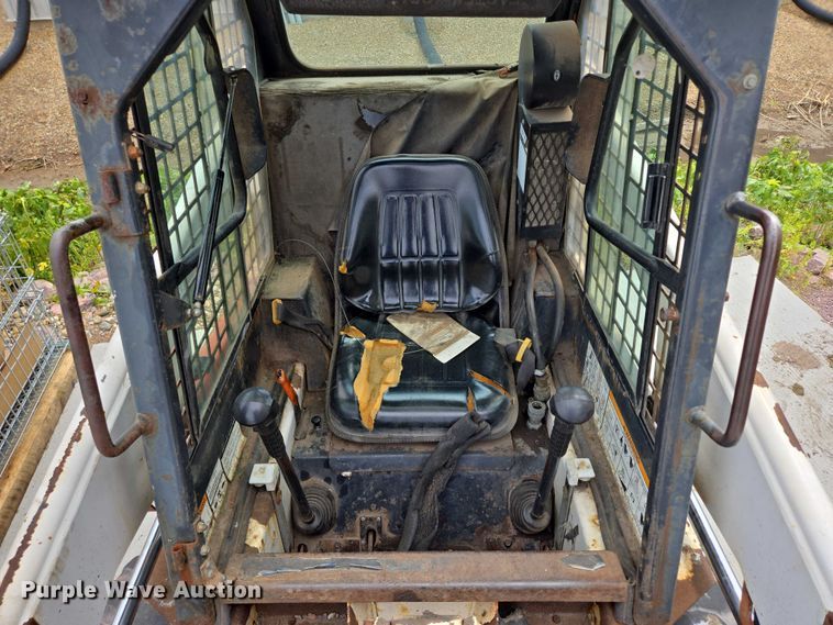 image for item DT7199 1994 Bobcat 742B skid steer loader